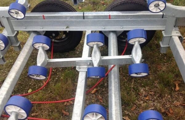 C1111 Anhänger Bootsanhänger Multi-Rollen Galaxy - GD09 / G1382 -TAC : 1800Kg - 2 Achsen