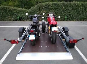 Doppelter Motorradanhänger