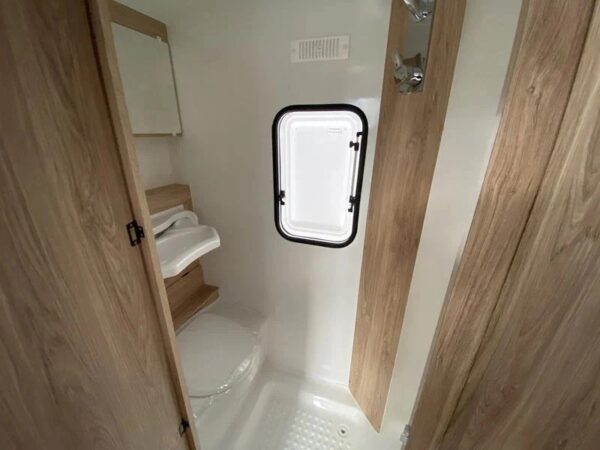 GG111 Wohnwagen Niewiadow OCEANY II