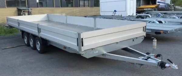 H11111_13c829c0-f7bd-4b9b-b19e-80eae3b64418 Pritsche Boss 600 x 200 cm 3500 KG + Rampen + Stützen