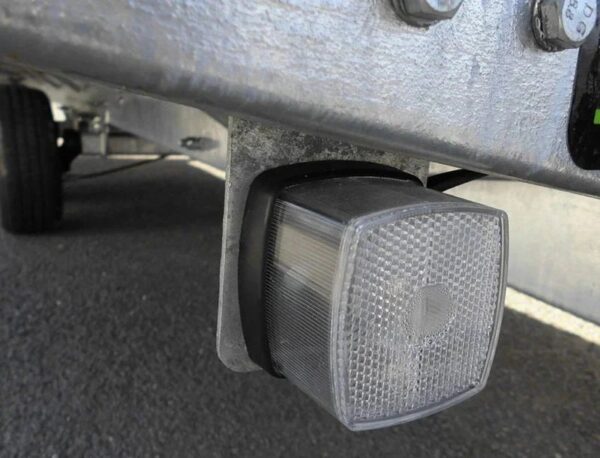 K111111111 Anhänger Pritsche Räder unten LIDER - PTAC : 3500 kg - 2 Achsen gebremst - 506 x 215 cm