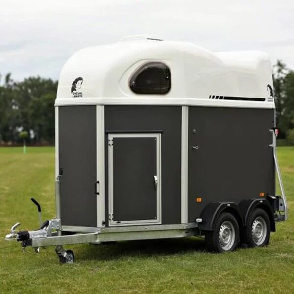 R Pferdeanhänger – Gold First Liberty Horse Van