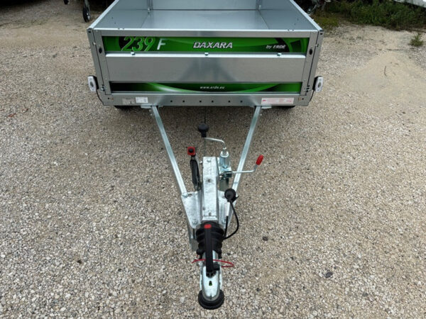 UU_7a835df0-9537-46f2-9eed-59633e2213c0 Erde Daxara 239×4 Bremsanhänger 1500/1000 KG zulässiges Gesamtgewicht